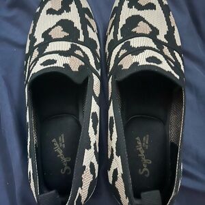 Seychelles Black and Cream Leopard Knit Slip-On Loafers
